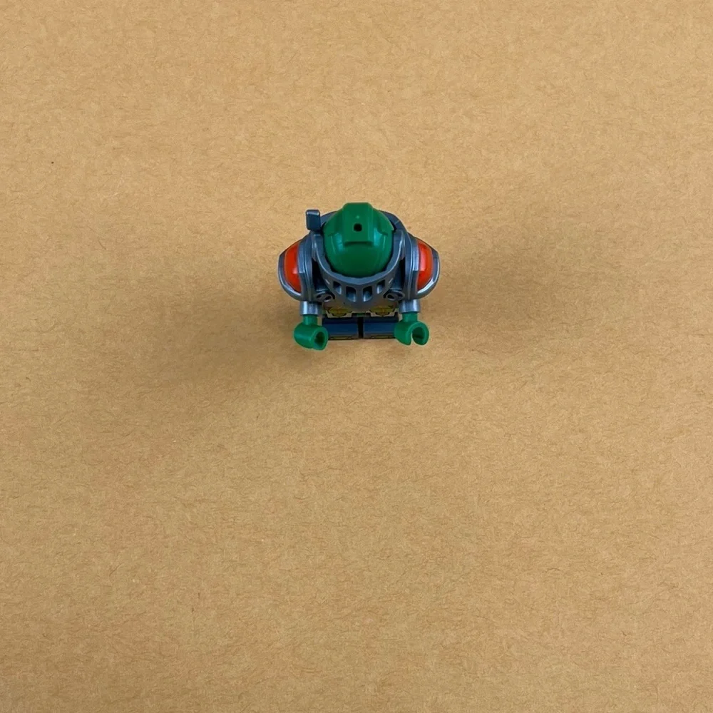 LEGO Aaron Silver Visor Minifigure 70325 Nexo Knights Castle 2